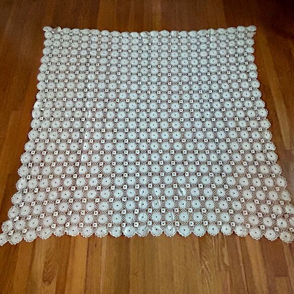 Vintage Hand-Crocheted Lace Tablecloth – Ivory Round Motif Design, 51” x 49 - Picture 8 of 12